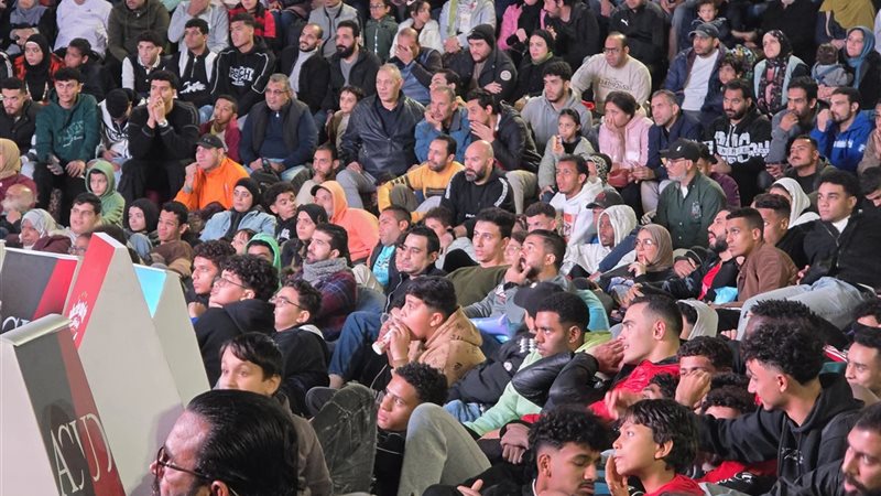 فرحة جماهير مصرية عارمة بعد الفوز على جنوب إفريقيا والتأهل لدور الـ16