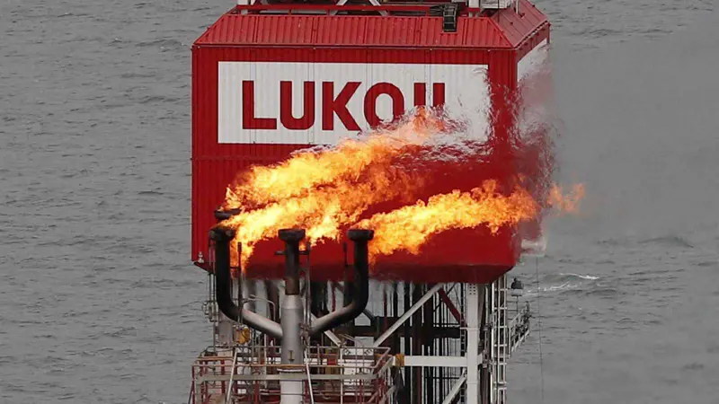 أوكرانيا تستهدف منصة نفط روسية في بحر قزوين للمرة الأولى