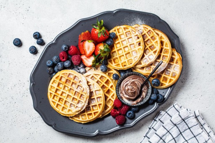 عجينة الوافل مثل المحلات  سر المذاق المقرمش والطري في المنزل