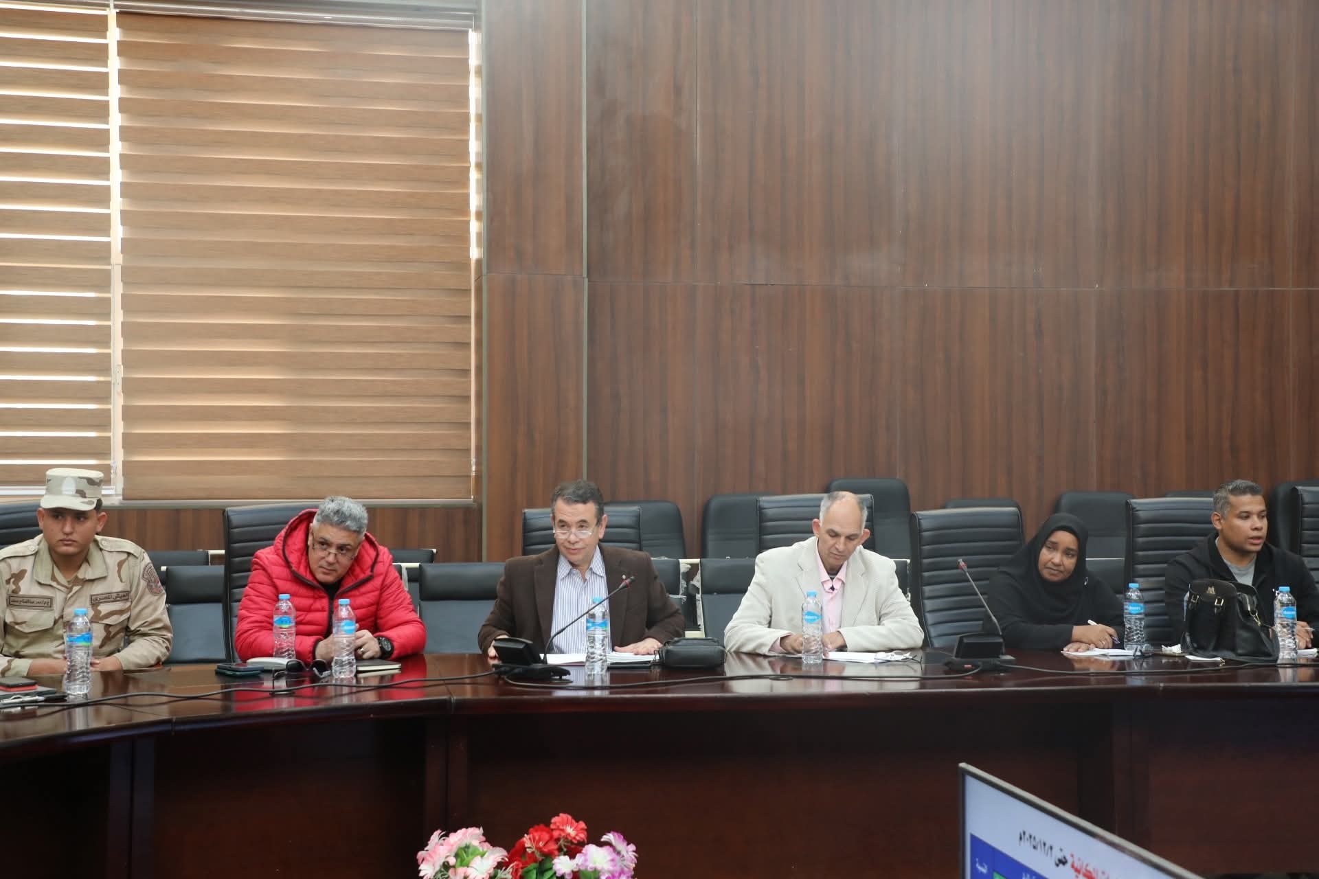 سكرتير عام البحر الأحمر يستعرض الموقف التنفيذي لمنظومة المتغيرات المكانية وتقنين وضع اليد والتصالح بالمحافظة 