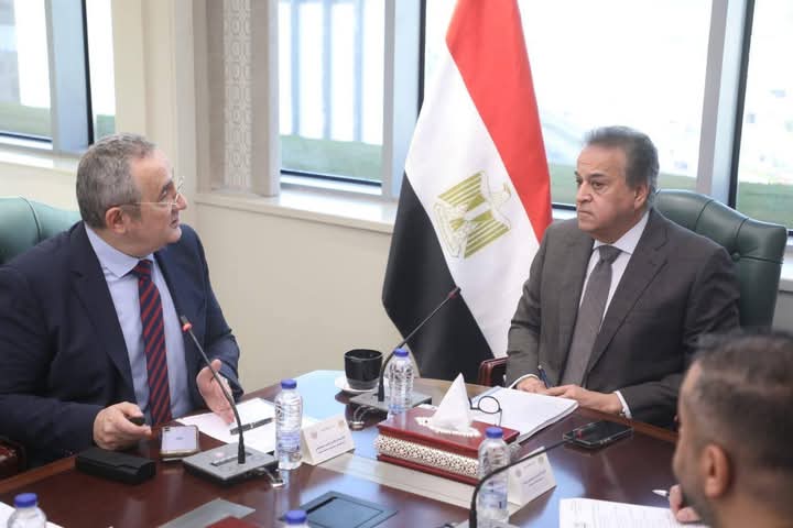 نائب رئيس مجلس الوزراء ووزير الصحة يترأس اجتماع مجلس إدارة الهيئة العامة للمستشفيات التعليمية رقم 18