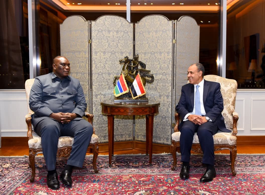 وزير الخارجية يلتقي وزير خارجية جامبيا لبحث سبل تعزيز العلاقات الثنائية