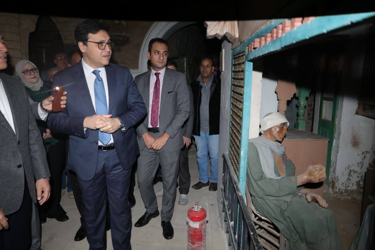 وزير الثقافة ومحافظ القاهرة يتفقدان متحف الشمع لوضع خطة عاجلة لتطويره وتهيئته لاستقبال الجمهور