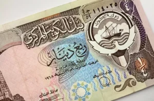 أسعار العملات الأجنبية والعربية أمام الجنيه في بنك القاهرة صباح اليوم
