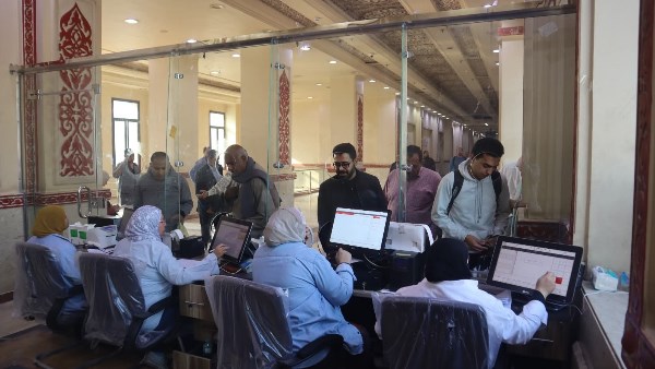 سكك حديد مصر تطلق 7 مسارات رقمية لحجز التذاكر وتتيح نظام دفع إلكتروني شامل