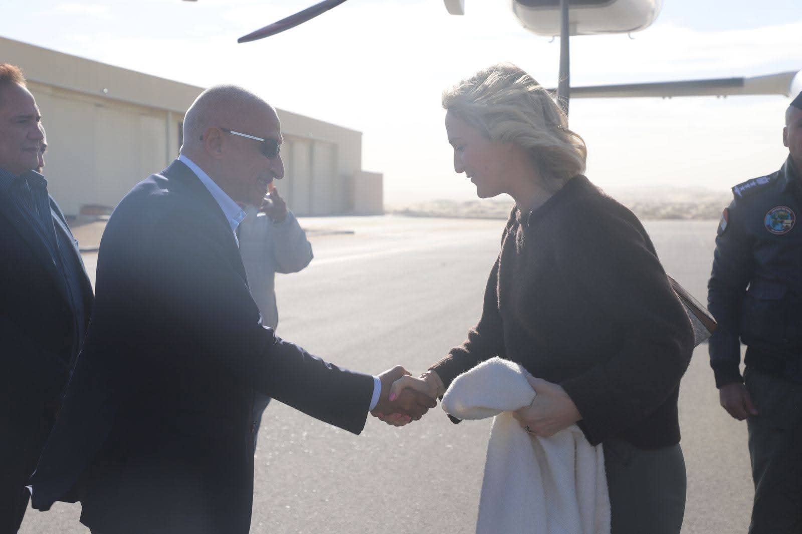 محافظ شمال سيناء يستقبل وزيرة الخارجية والتجارة والدفاع الإيرلندية