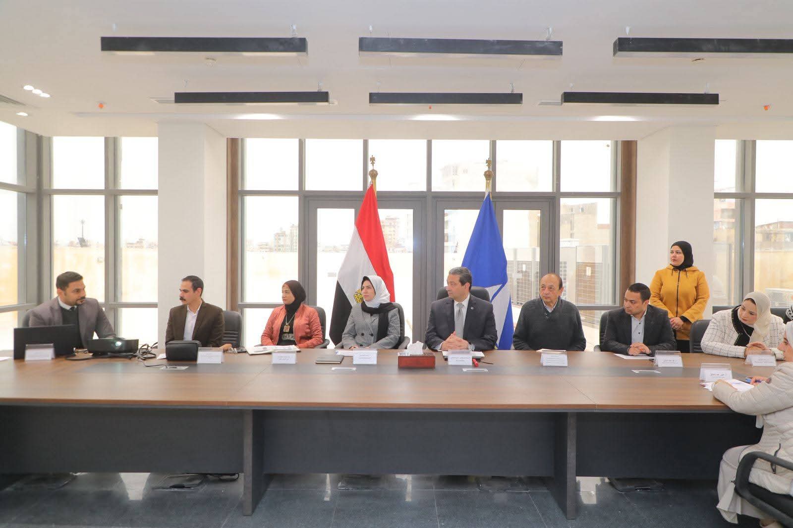 محافظ دمياط يرأس اجتماعًا لمناقشة ملف الاستعداد لتطبيق منظومة التأمين الصحي الشامل