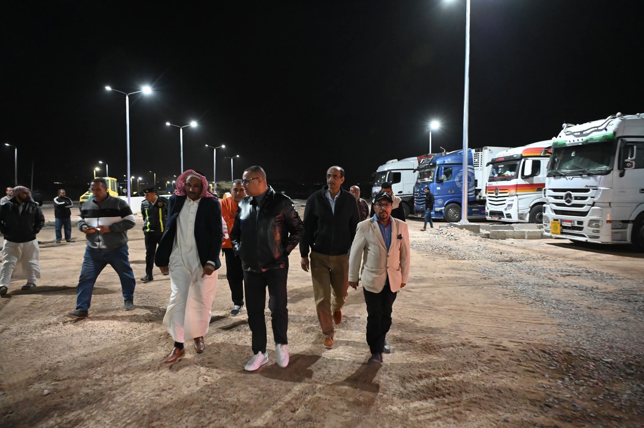 محافظ جنوب سيناء يتفقد ساحة انتظار النقل الثقيل بطابا ويوجه بالبدء في أعمال المنطقة الخدمية تمهيدًا لافتتاحها رسميا في العيد القومي للمحافظة