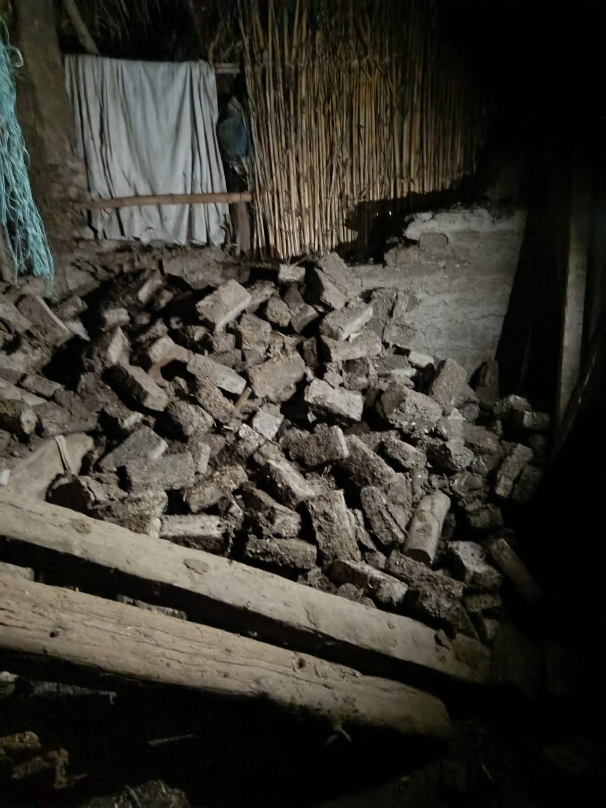 إزالة فورية لحالة بناء مخالف بناحية الشهداء فور رصدها ضمن أعمال الموجة الـ ٢٨ لإزالة التعديات 