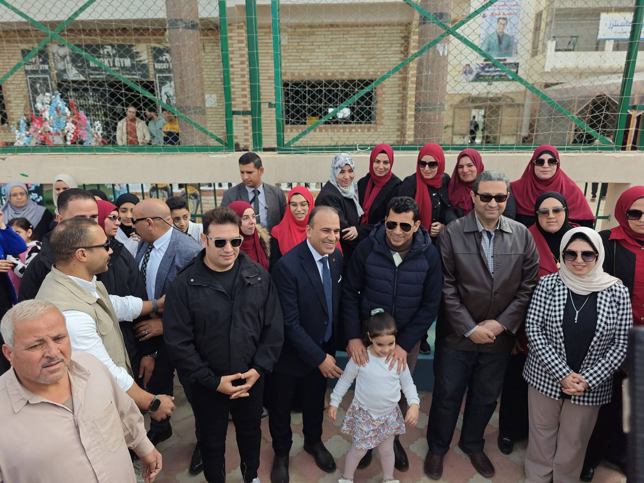 وزير الشباب و الرياضة ومحافظ دمياط يفتتحان الملعب الخماسي المُطوَّر بمركز شباب ميت الخولي عبدالله  
