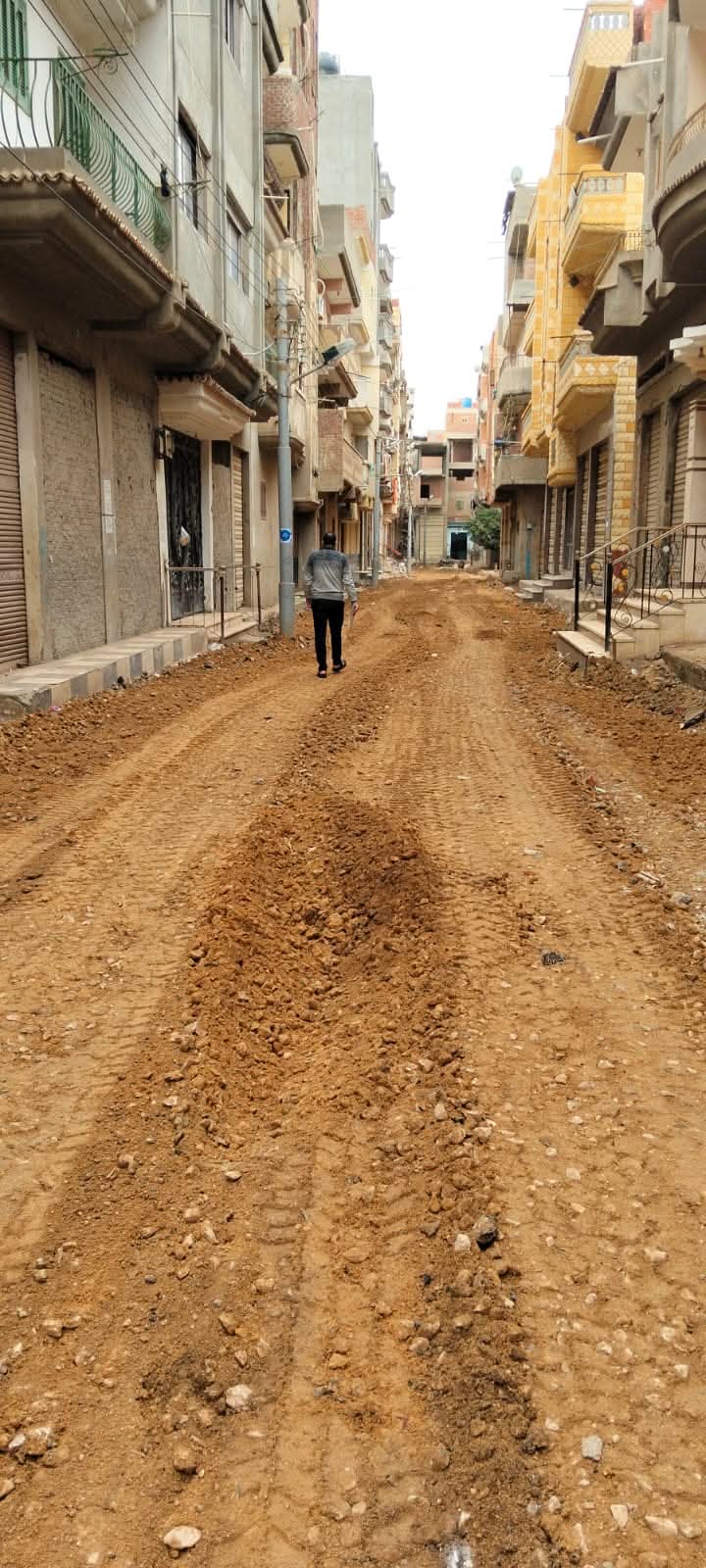 محافظ كفرالشيخ يتابع أعمال رفع كفاءة الطرق بسيدي سالم ضمن مبادرة «تأهيل الطرق» بالمحافظة