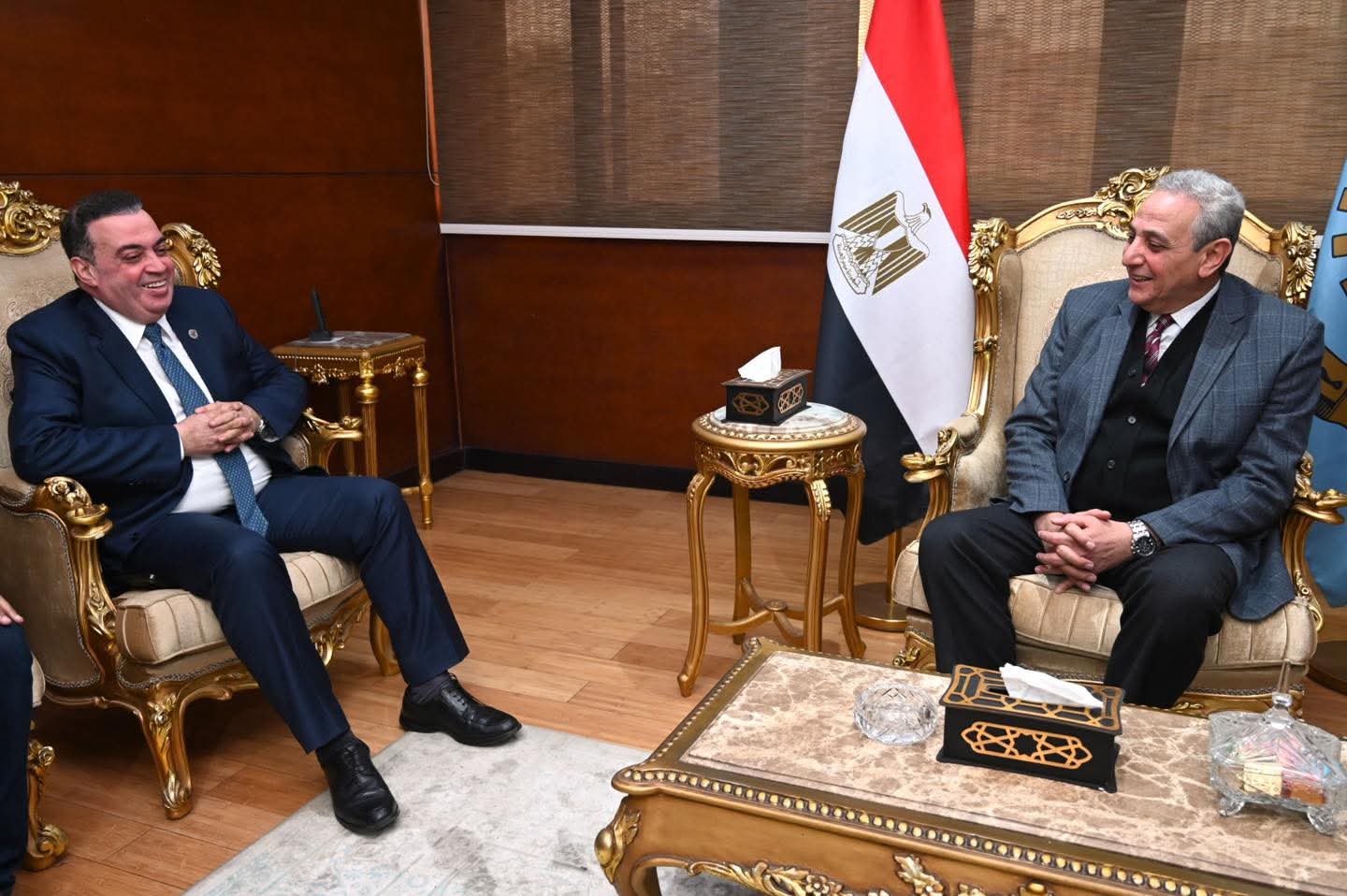 محافظ الغربية يستقبل مساعد وزير الصحة لنظم المعلومات والتحول الرقمي على هامش تفقد مستشفى طنطا العام الجديد