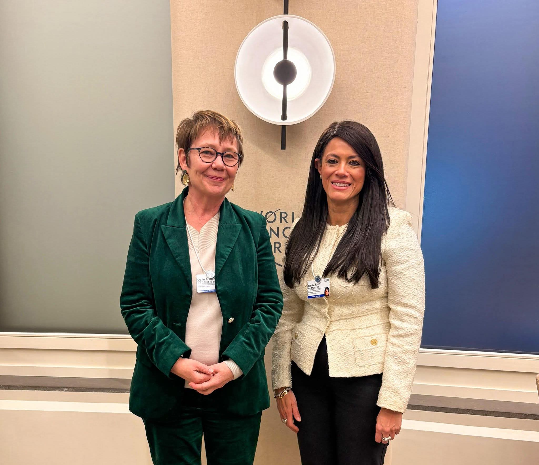 وزيرة التخطيط والتنمية الاقتصادية والتعاون الدولي تلتقي رئيسة البنك الأوروبي لإعادة الإعمار والتنمية EBRD خلال فعاليات المنتدى الاقتصادي العالمي "دافوس" 2026