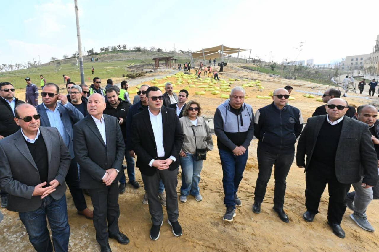 وزير الإسكان ومحافظ القاهرة يتفقدان مشروع حدائق "تلال الفسطاط" بمنطقة مصر القديمة