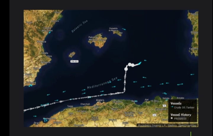 بلومبرغ" حادث خطير لسفينة نفط ترفع العلم الروسي قبالة سواحل الجزائر 