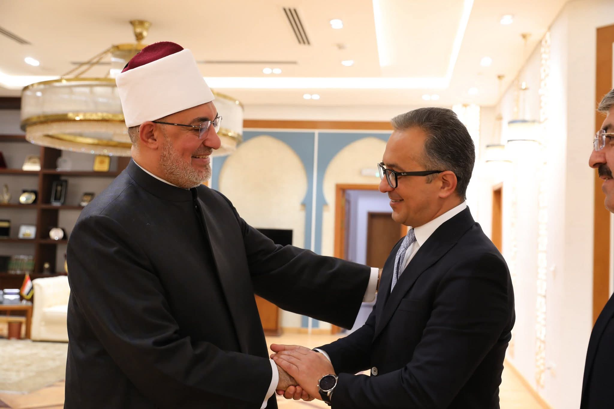 مفتي الجمهورية يستقبل رئيس اللجنة الحكومية للعمل مع المنظمات الدينية في أذربيجان لبحث سُبل التعاون والاستفادة من خبرات دار الإفتاء