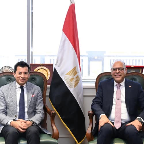 وزير العمل يهنئ وزير الشباب والرياضة بفوزه برئاسة المكتب التنفيذي لمجلس وزراء الشباب والرياضة العرب