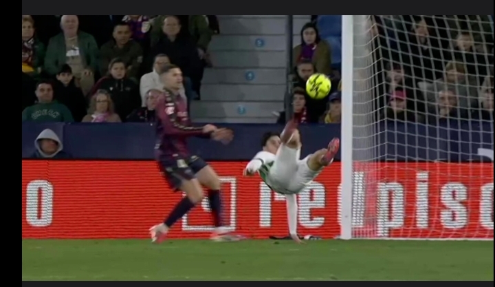 المغربي آدم بوعيار يسجل هدفا مذهلا في "الليغا"