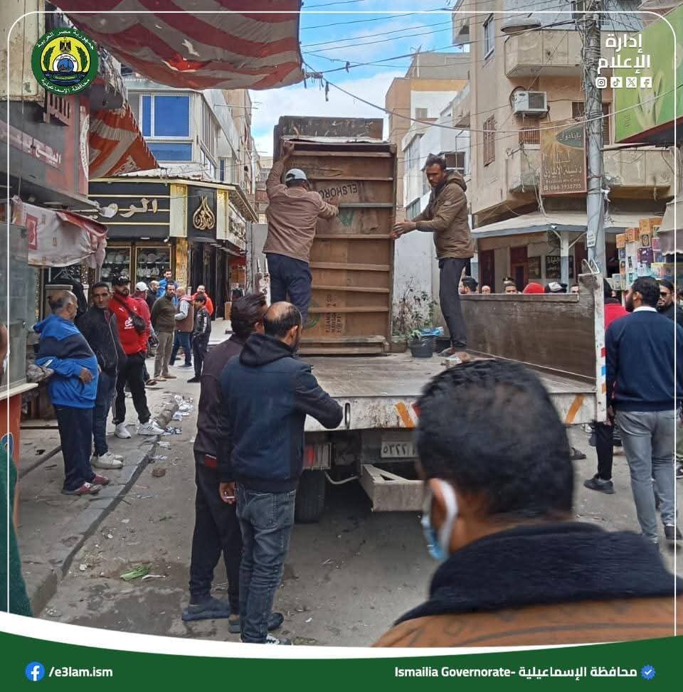 استجابةً لشكاوى المواطنين حي أول يشن حملة مكبرة لرفع الإشغالات والتعديات على نهر الطريق بشارع مكة 