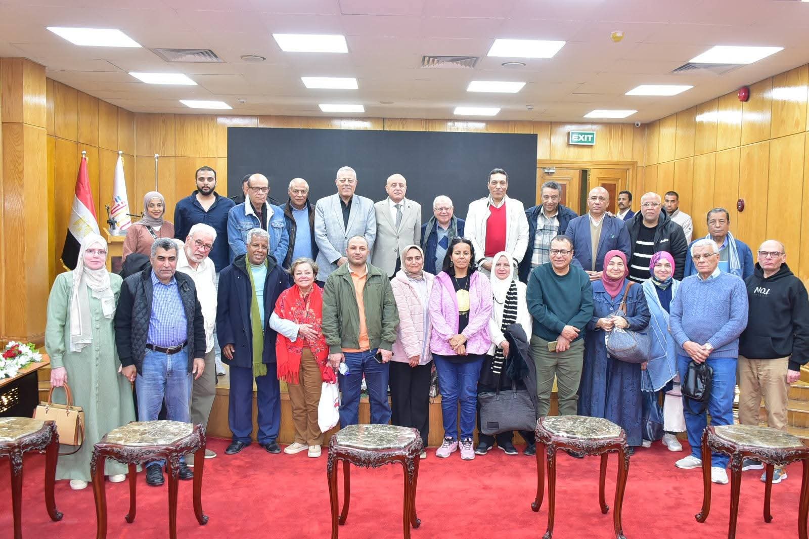 محافظ الأقصر يلتقي وفد نقابة الصحفيين المصريين ويستعرض إنجازات المحافظة