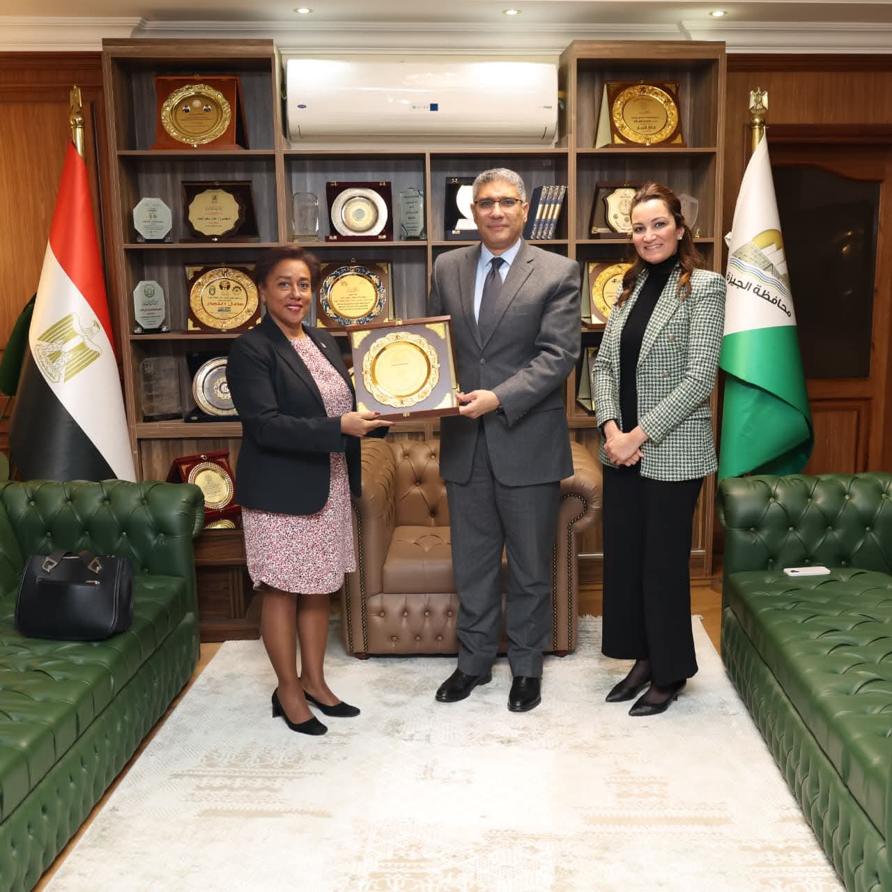 محافظ الجيزة يستقبل سفيرة جمهورية الدومينيكان في مصر لبحث سبل التعاون وتبادل الخبرات 