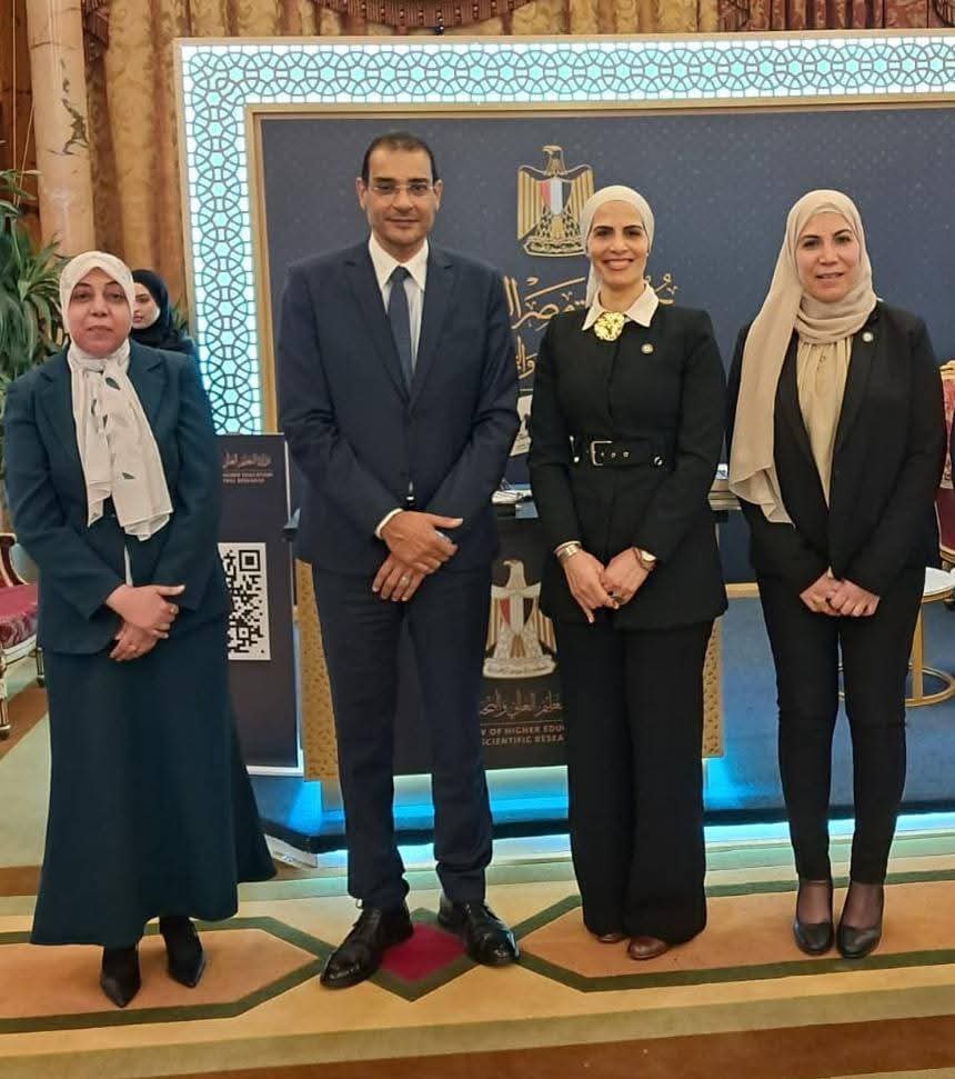 المكتب الثقافي المصري بأبوظبي يشارك في افتتاح ملتقى توب نوتش أبوظبي 4 وينظم جلسة تعريفية لطلاب المدارس