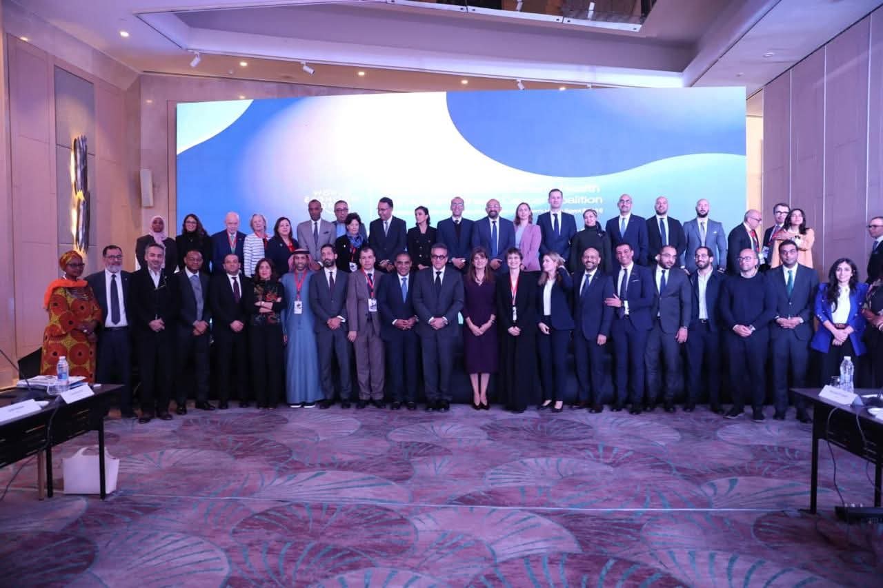 نائب رئيس مجلس الوزراء وزير الصحة يشارك في جلسة نقاشية حول الاستثمار المستدام في رعاية سرطان الثدي