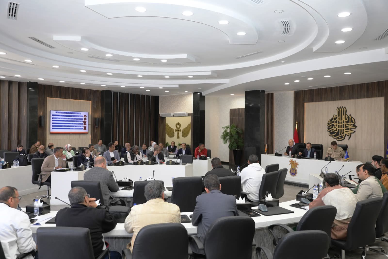 تنفيذاً لتكليفات محافظ أسوان  سلسلة إجتماعات تنسيقية لنائب المحافظ والسكرتير العام والمساعد للإستعداد للتدريب العملى المشترك صقر 163 لمجابهة السيول 