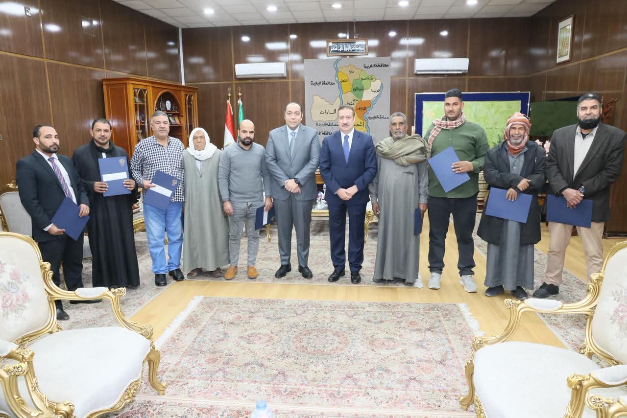 محافظ المنوفية يواصل تسليم عقود تقنين جديدة لأراضي أملاك الدولة لواضعي اليد المستوفين للاشتراطات بأشمون والسادات