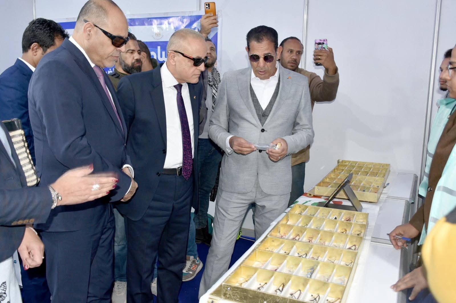 محافظ الأقصر يشهد تدشين مبادرة «تمكين» لمؤسسة صناع الخير لدعم وتأهيل الشباب والسيدات