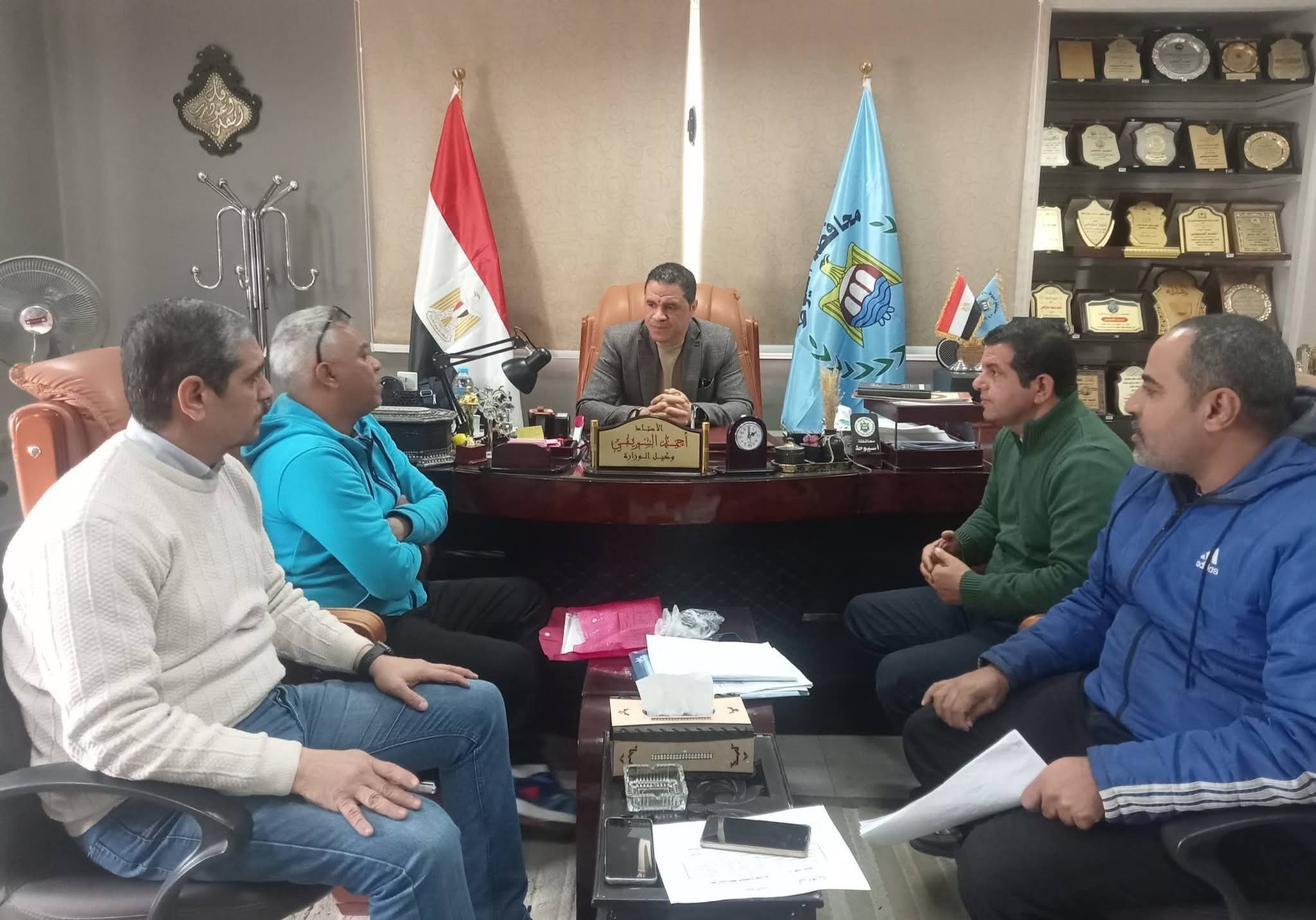 مدير مديرية الشباب والرياضة باسيوط يلتقى نائب رئيس مجلس إدارة نادى القوصية الرياضى 