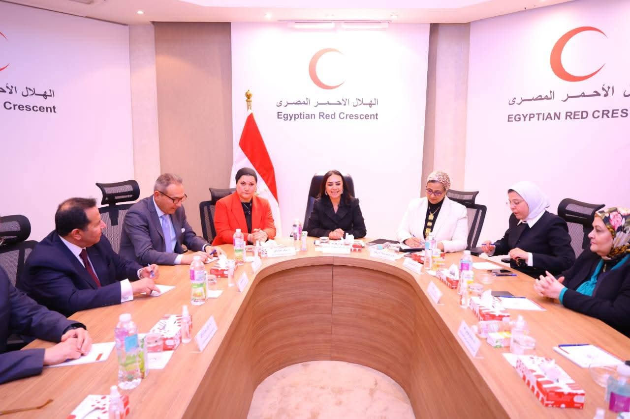 وزيرة التضامن الاجتماعي تشهد توقيع الهلال الأحمر المصري ستة بروتوكولات لتعزيز الشراكة المؤسسية