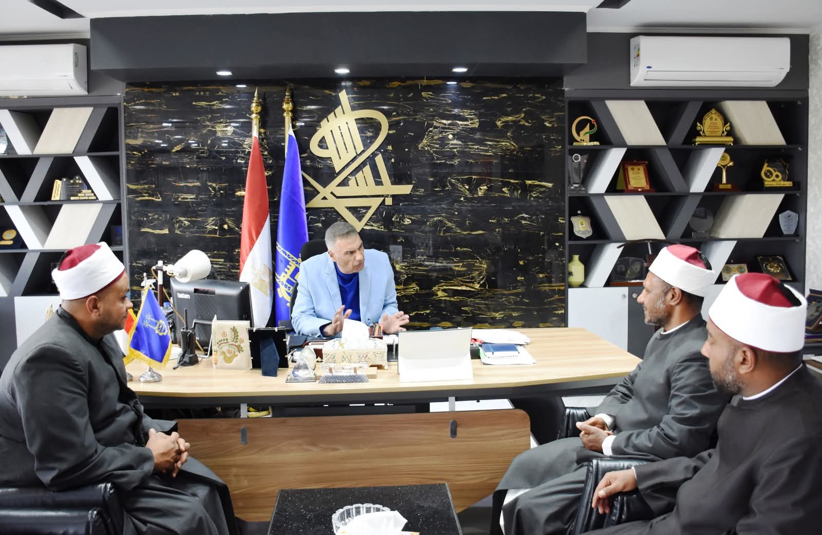 فى لقاءه بوفد منطقة وعظ أسوان الدكتور إسماعيل كمال التنسيق بين المحافظة والمنطقة لتكثيف القوافل الدعوية بالمناطق النائية