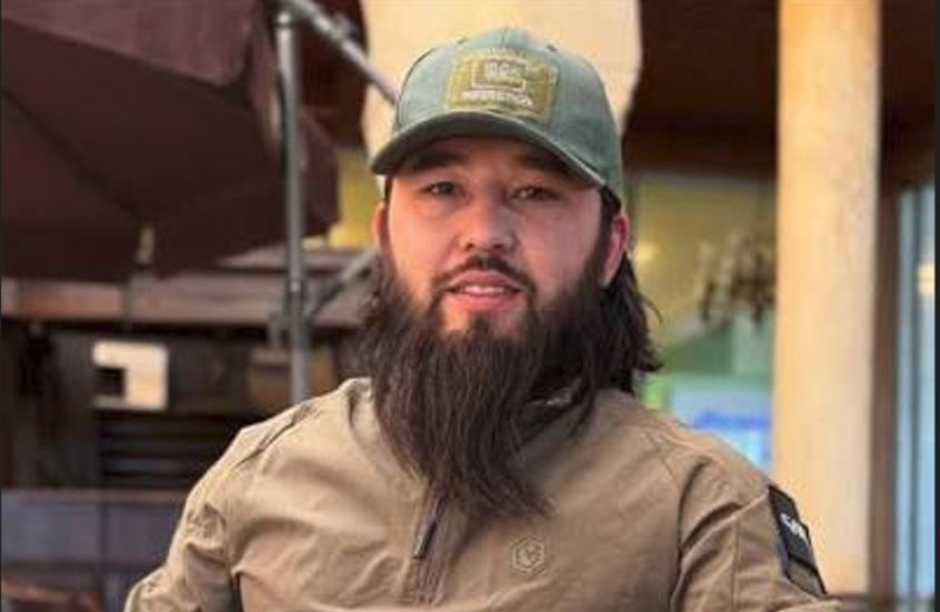 أبو دجانة المقاتل التركستاني خارج القضبان و السجون السورية تفتح أبوابها تنفيذا لعفو رئاسي