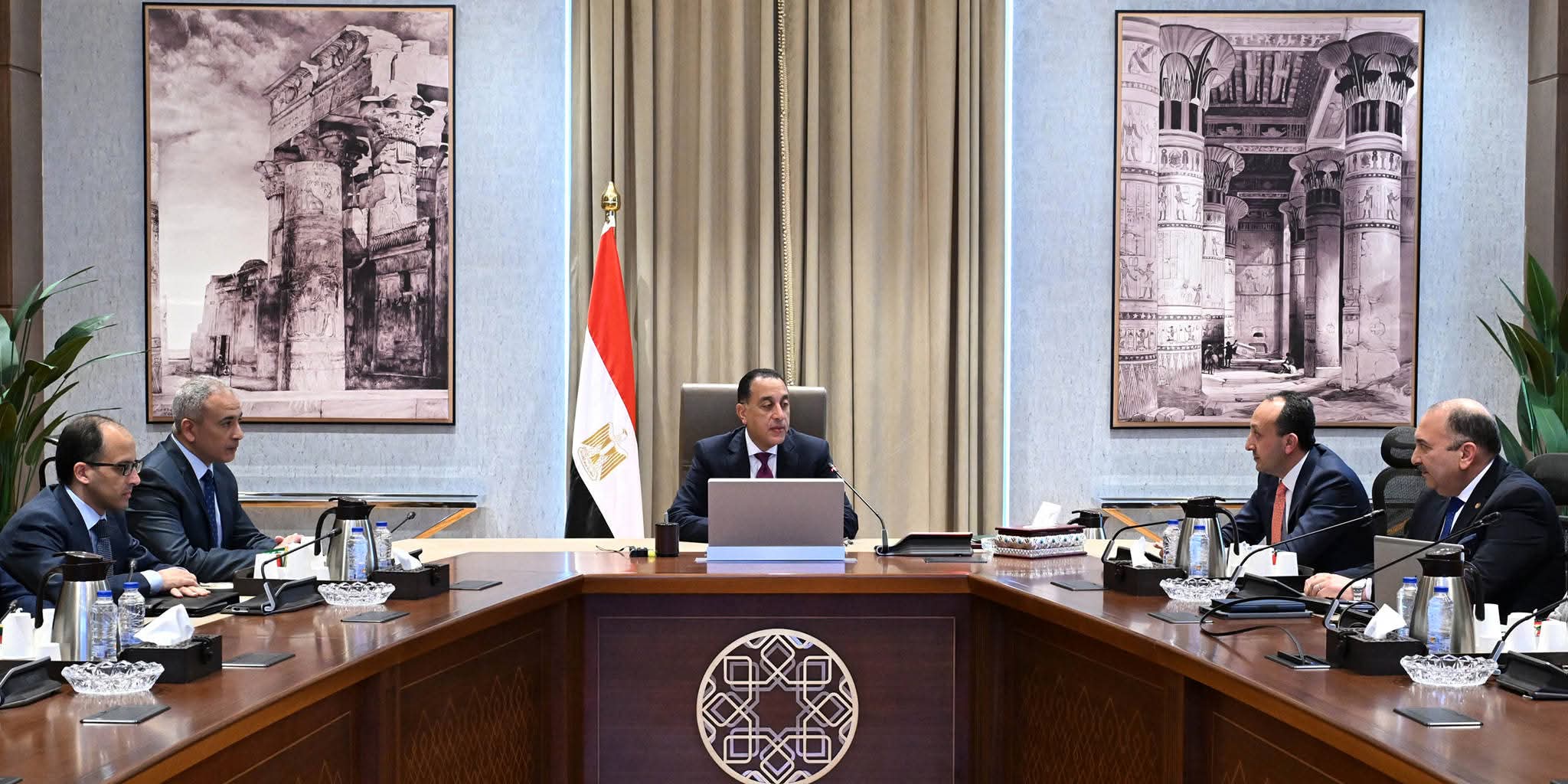 رئيس الوزراء: أنتم جنود في الميدان وهدفنا جميعا هو رضا المواطن وخدمته