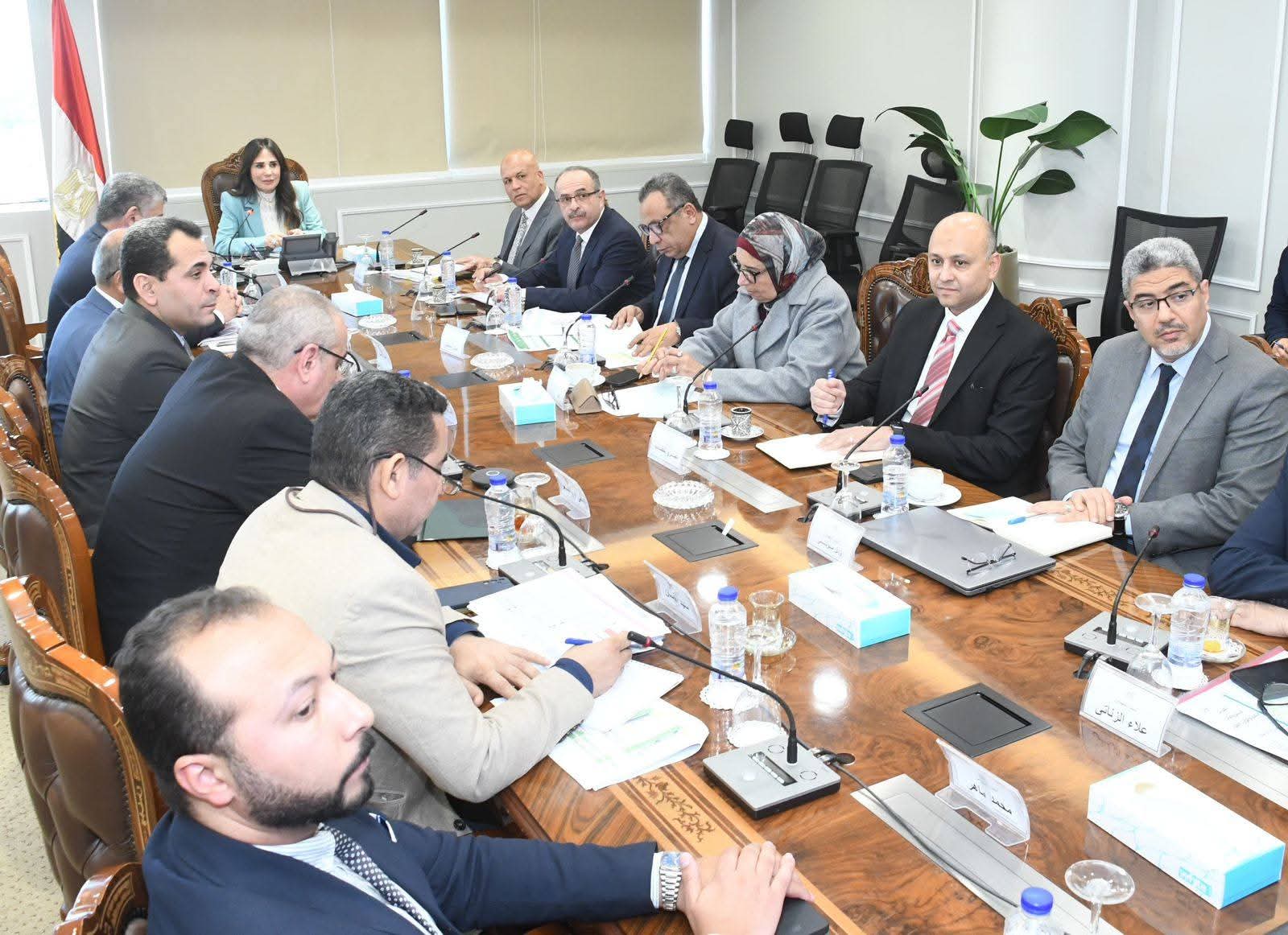 وزيرة الإسكان تتابع موقف تنفيذ المشروعات ضمن مبادرة "حياة كريمة " 