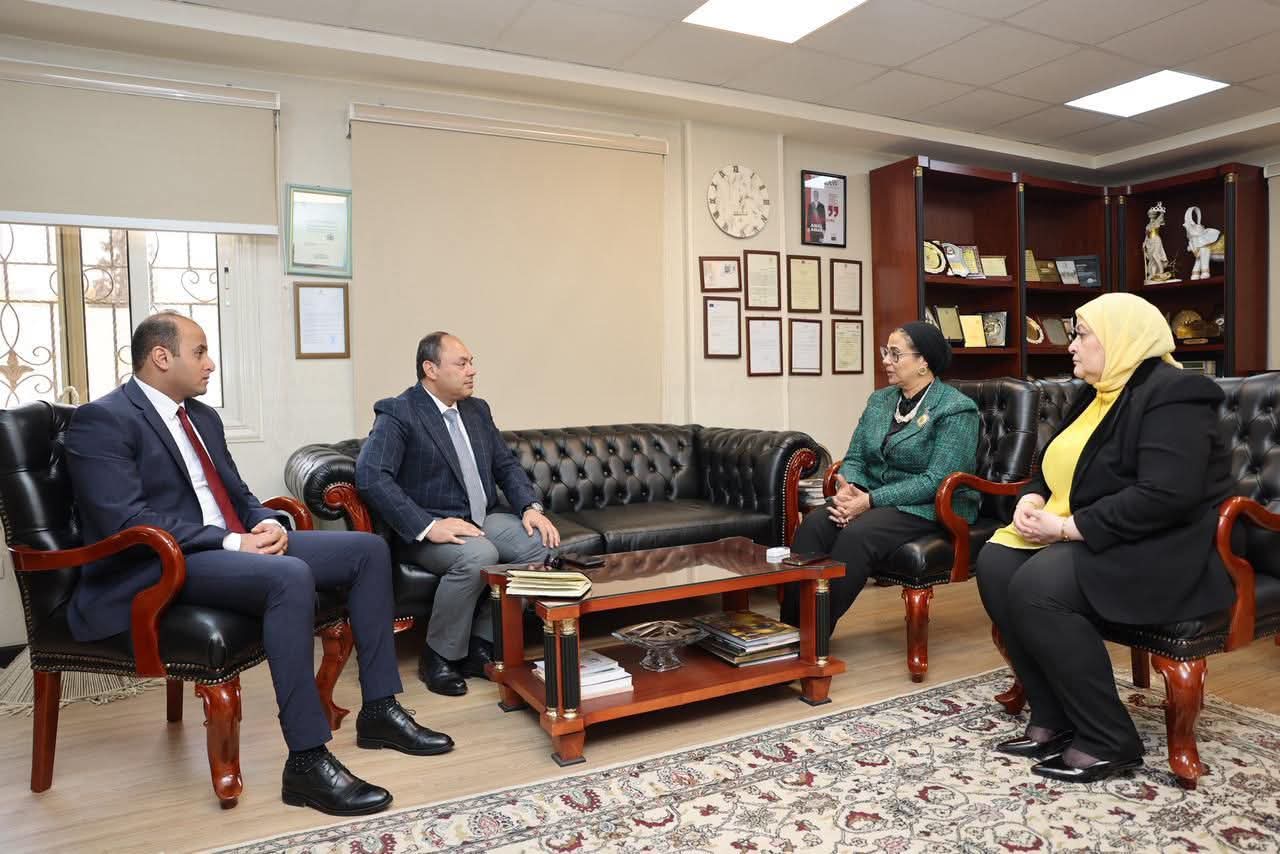 رئيس هيئة تنمية الصعيد يبحث مع رئيسة المجلس القومي للمرأة تعزيز سبل التعاون 