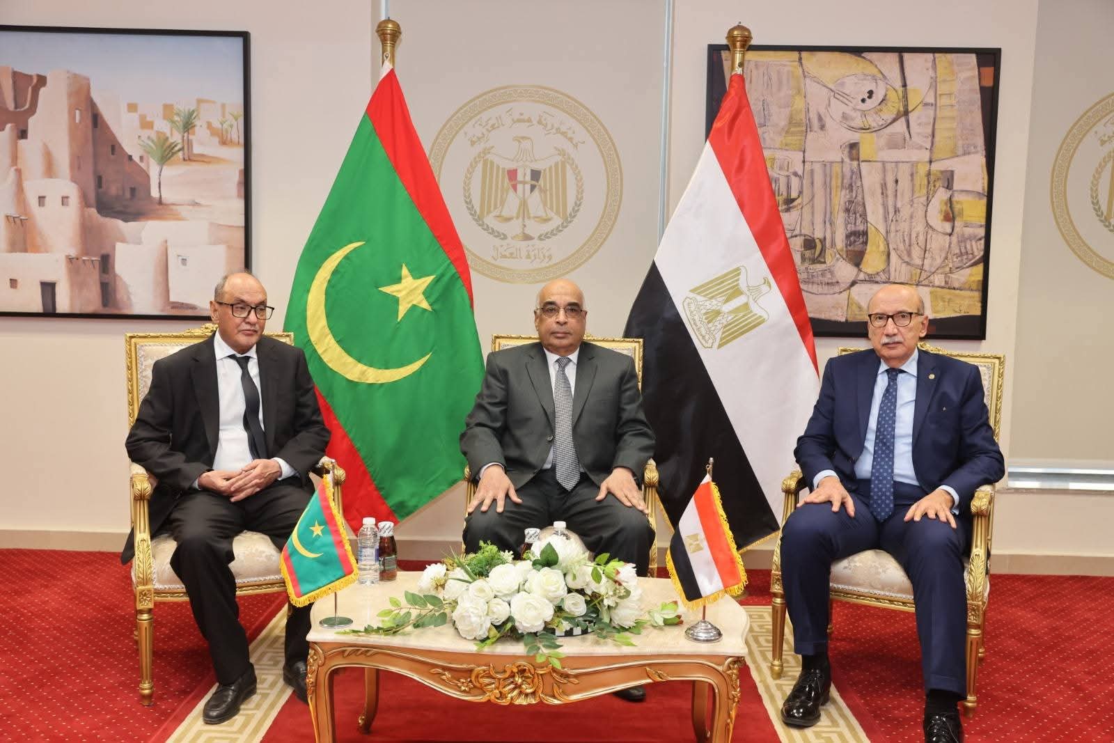 وزير العدل يستقبل رئيس المحكمة العُليا بالجمهورية الإسلامية الموريتانية