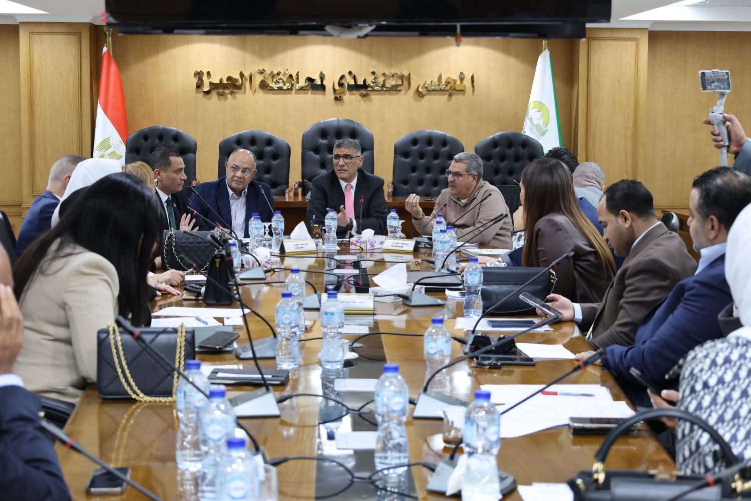 محافظ الجيزة يعلن "قريبًا طرح منظومة الجمع السكني بحي الهرم لتحسين كفاءة النظافة " 