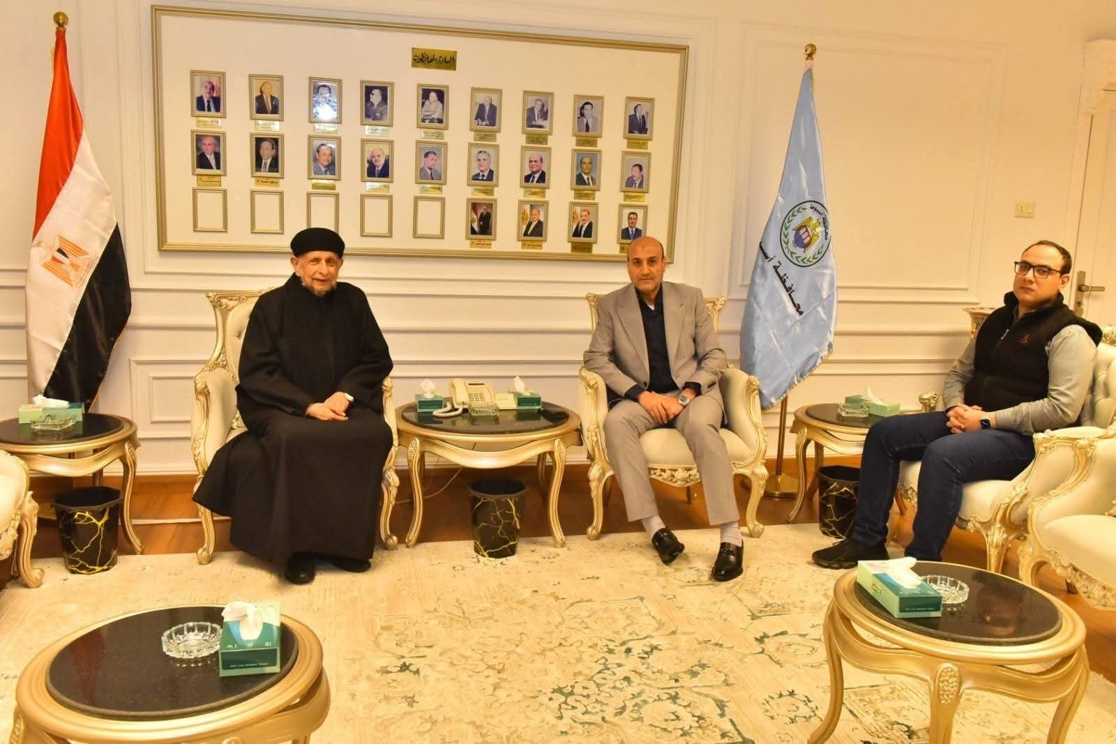 محافظ أسيوط يستقبل وكيل مطرانية أبوتيج للأقباط الأرثوذكس للتهنئة بتوليه مهام منصبه