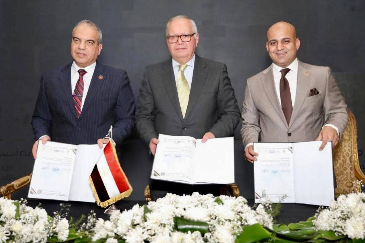 رئيس المنظمة الأفريقية لتعاونيات الإسكان يوقع بروتوكول تعاون مع الاتحاد العام للمستثمرين الأفرو آسيوي لدعم الإسكان التعاوني في أفريقيا وآسيا