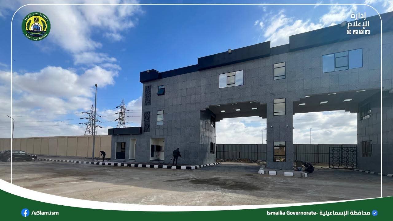 لتخفيف الضغط المروري أمام المنطقة الحرة العامة إنشاء بوابة دخول جديدة للمنطقة وتخصيص منطقة انتظار للنقل والسيارات وافتتاحها قريبا