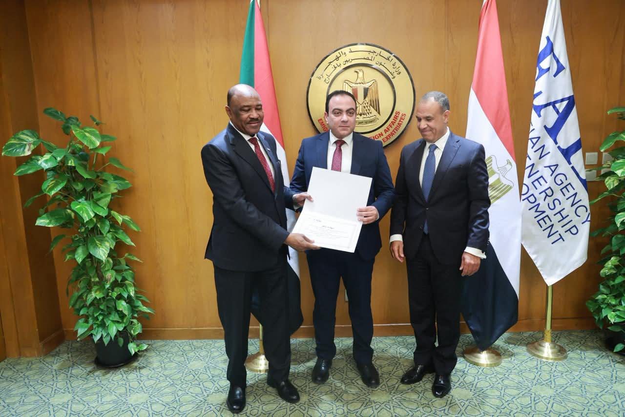 الصحة: وزير الخارجية يكرم الفريق الطبي المصري الموفد إلى السودان تقديرًا لجهودهم الطبية والإنسانية