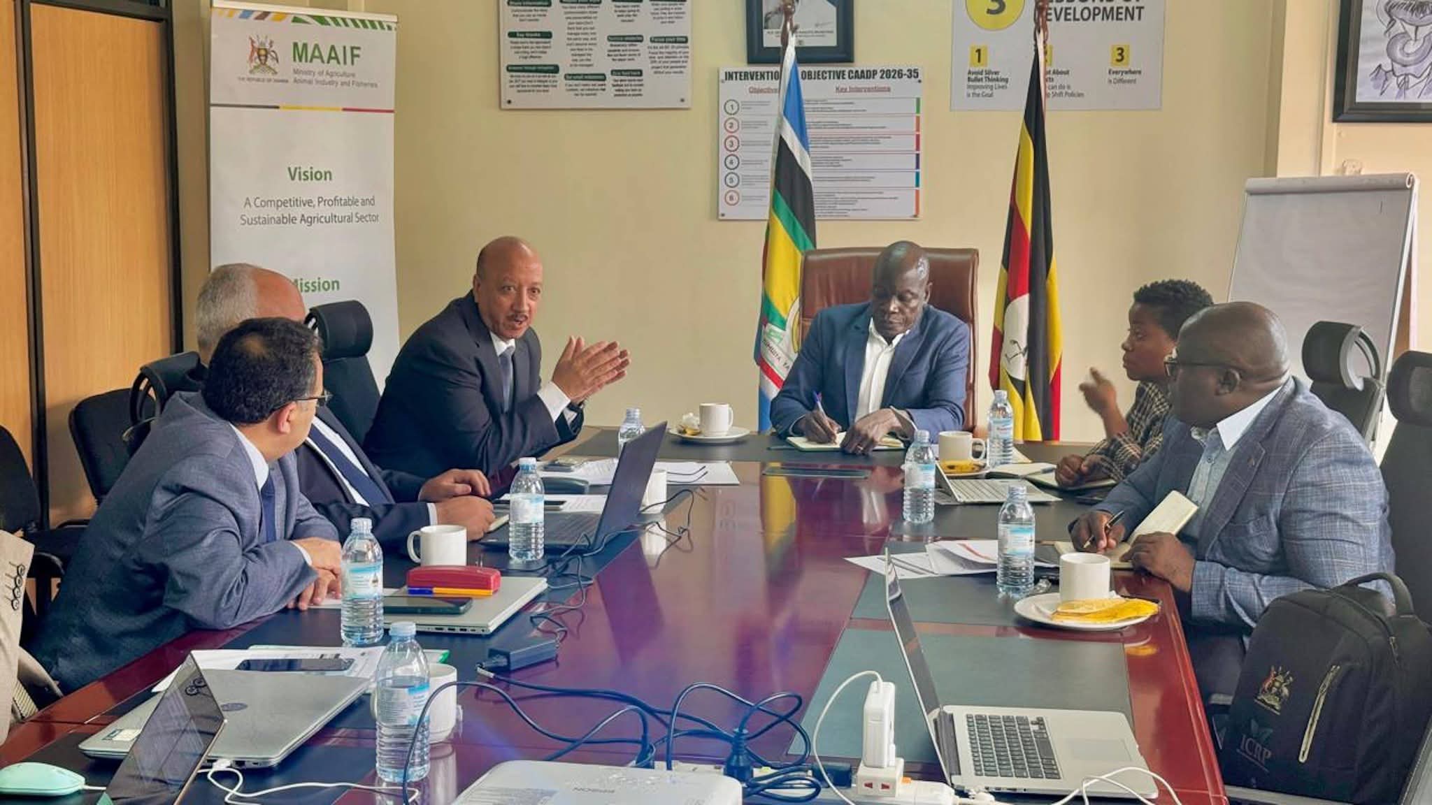 الدكتور سويلم يتابع فعاليات إجتماع اللجنة التوجيهية المشتركة للمشروع المصري الأوغندي لمقاومة الحشائش المائية فى البحيرات العظمى