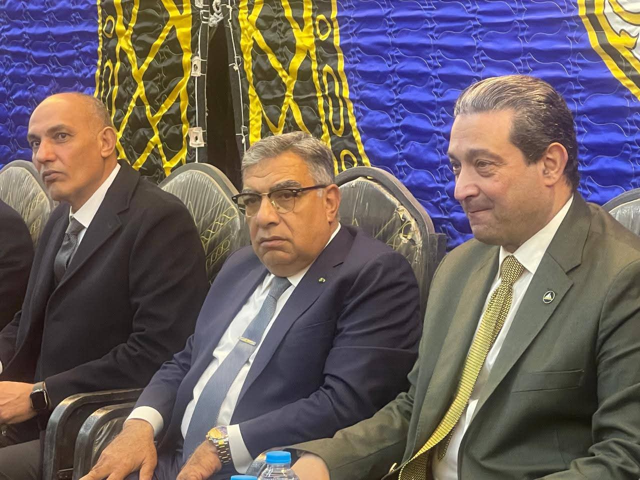 محافظ الدقهلية يقدم واجب العزاء في وفاة شقيق رئيس جامعة دمياط