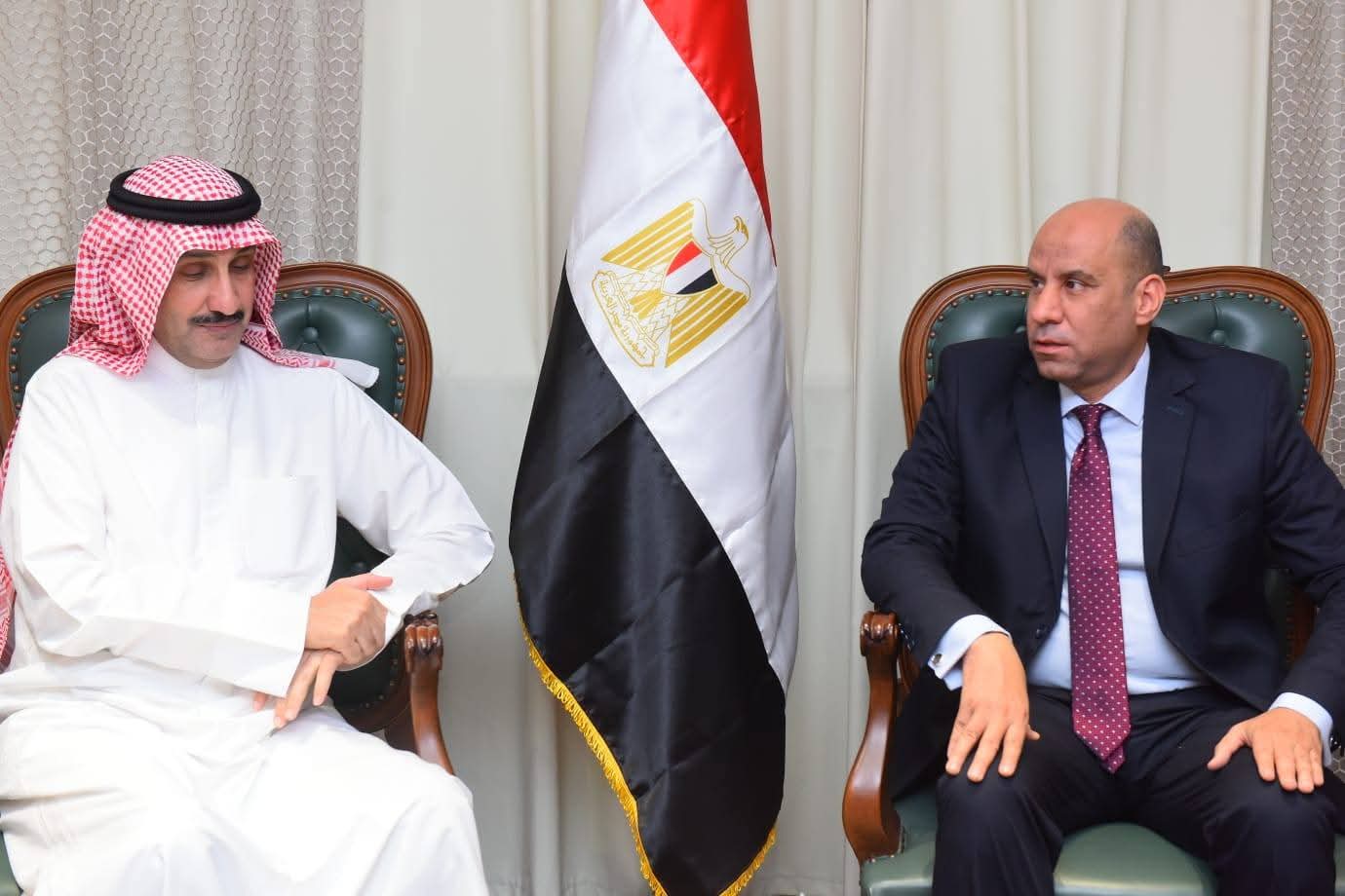 المطيري يهنئ رداد على ثقة القيادة السياسية وتكليفه بحقيبة وزارة العمل