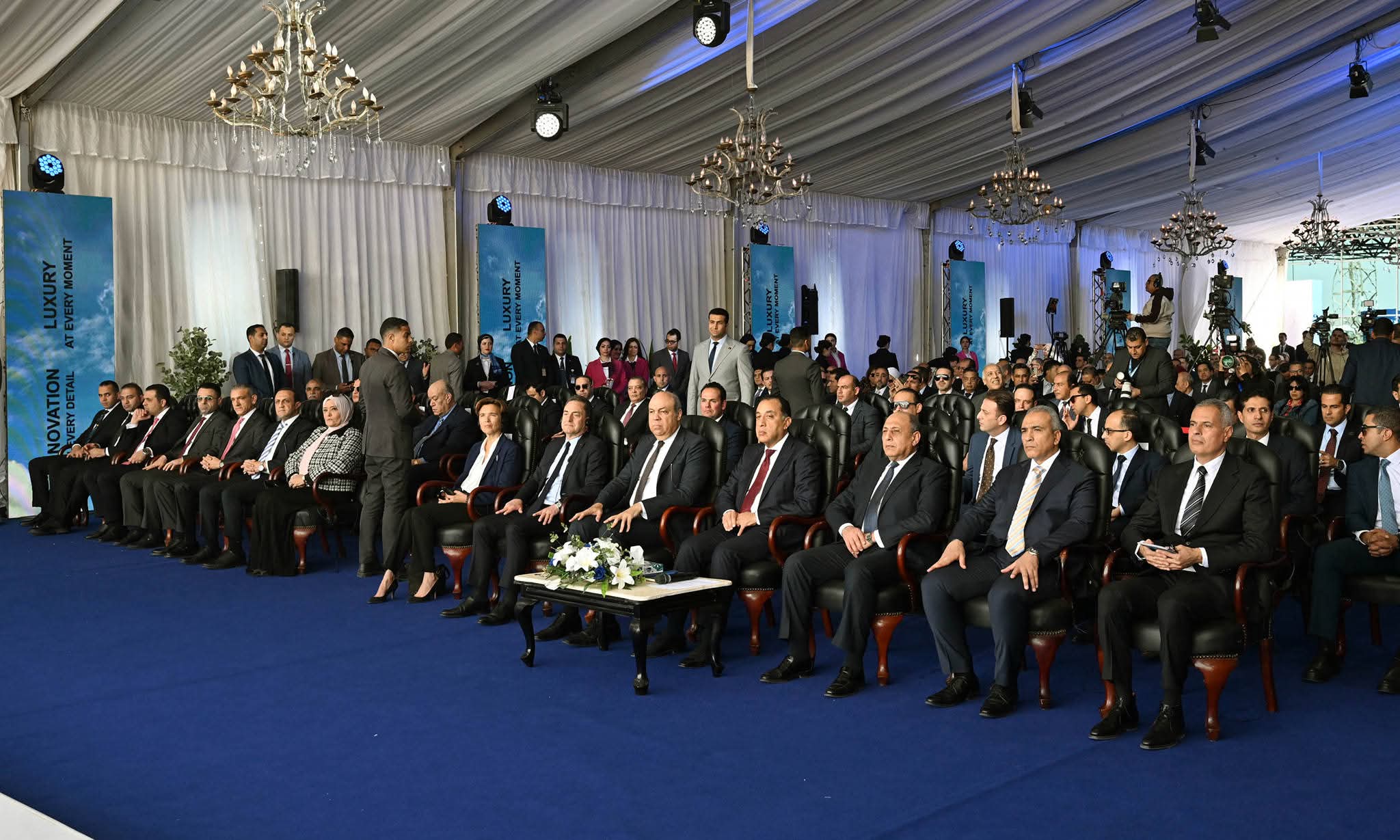 رئيس الوزراء يشهد فعاليات الاحتفال بانضمام أول طائرة من طراز Airbus A350-900 إلى أسطول الناقل الوطني