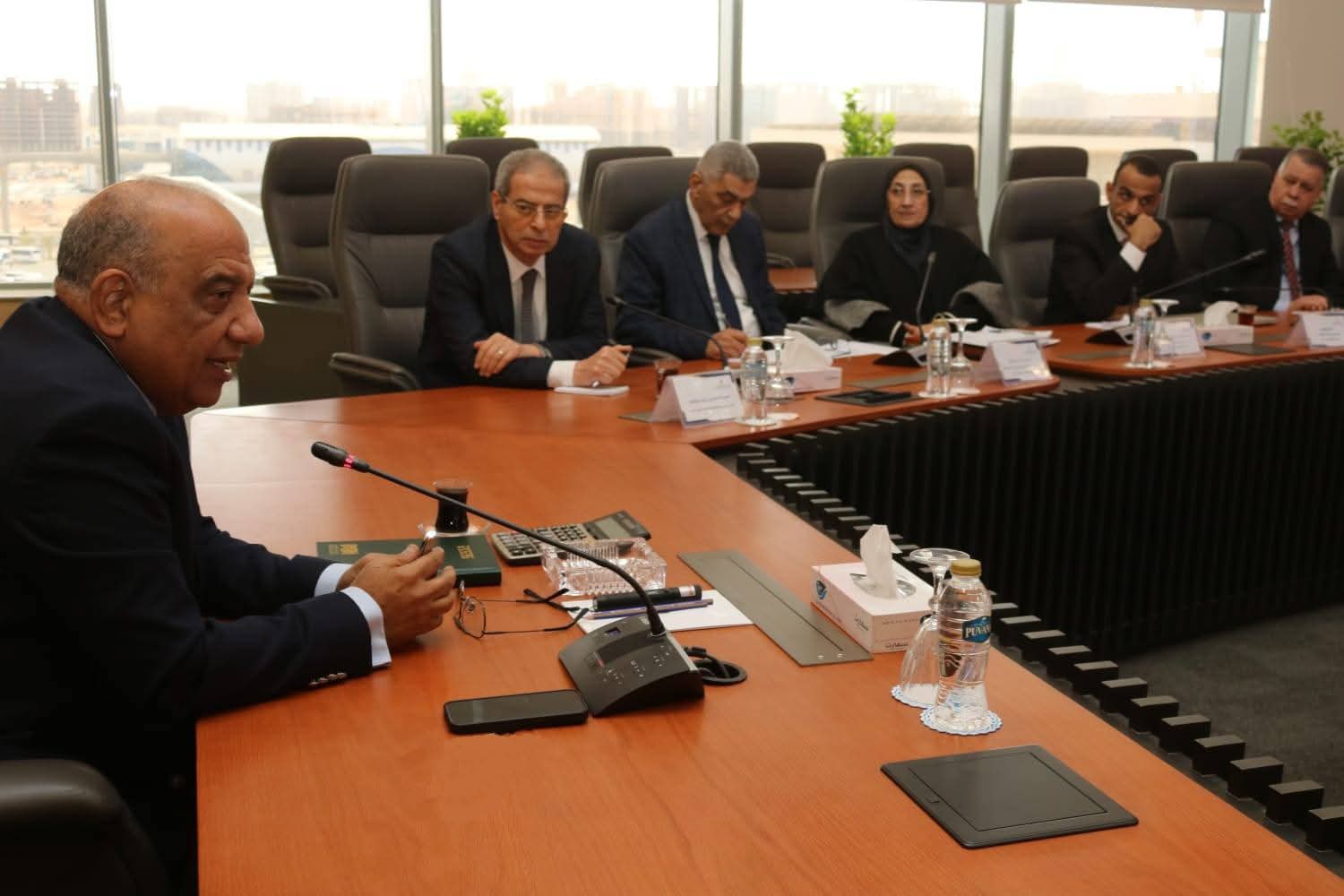 وزير الكهرباء والطاقة المتجددة يجتمع برؤساء شركات إنتاج الكهرباء لمتابعة أنماط التشغيل الجديدة وخفض معدلات استهلاك الوقود والالتزام بإنهاء الصيانة المجدولة قبل فصل الصيف