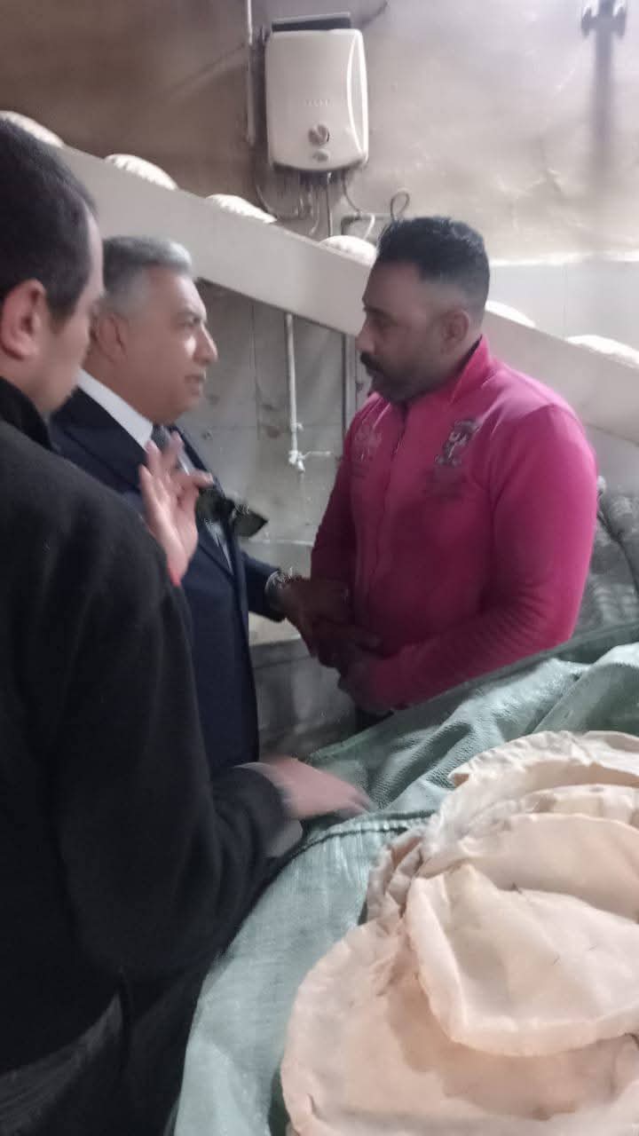 محافظ الدقهلية يتفقد مخبز المحافظة بشارع عبدالسلام عارف لمتابعة صرف الخبز وجودته