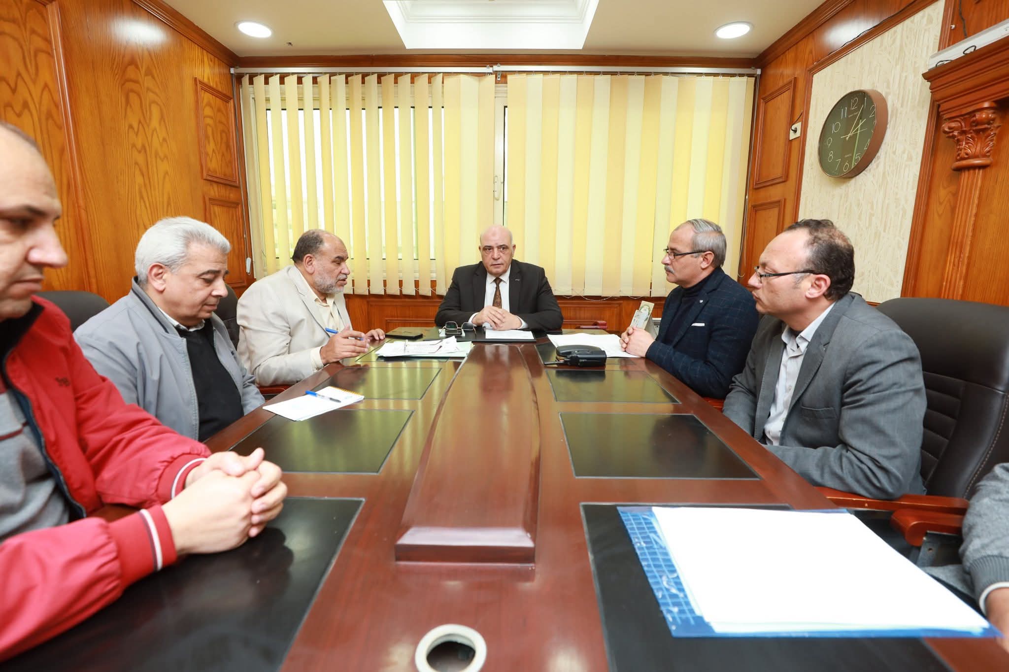 محافظ كفرالشيخ يوجه بحل مشكلات المنتفعين بمشروع الاستزراع السمكي ببر بحري بالبرلس